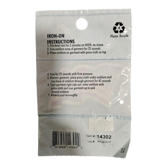 NEW GIRL SCOUT WAVY AMERICAN FLAG BADGE IRON ON PATCH ITEM# 14302 MADE IN USA - Picture 2 of 2